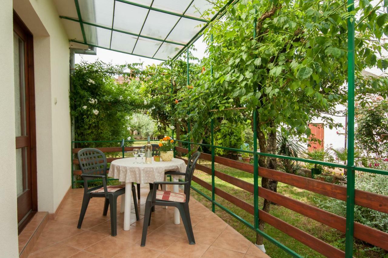 Studio And Apartment Nadia With Garden Poreč Exteriér fotografie
